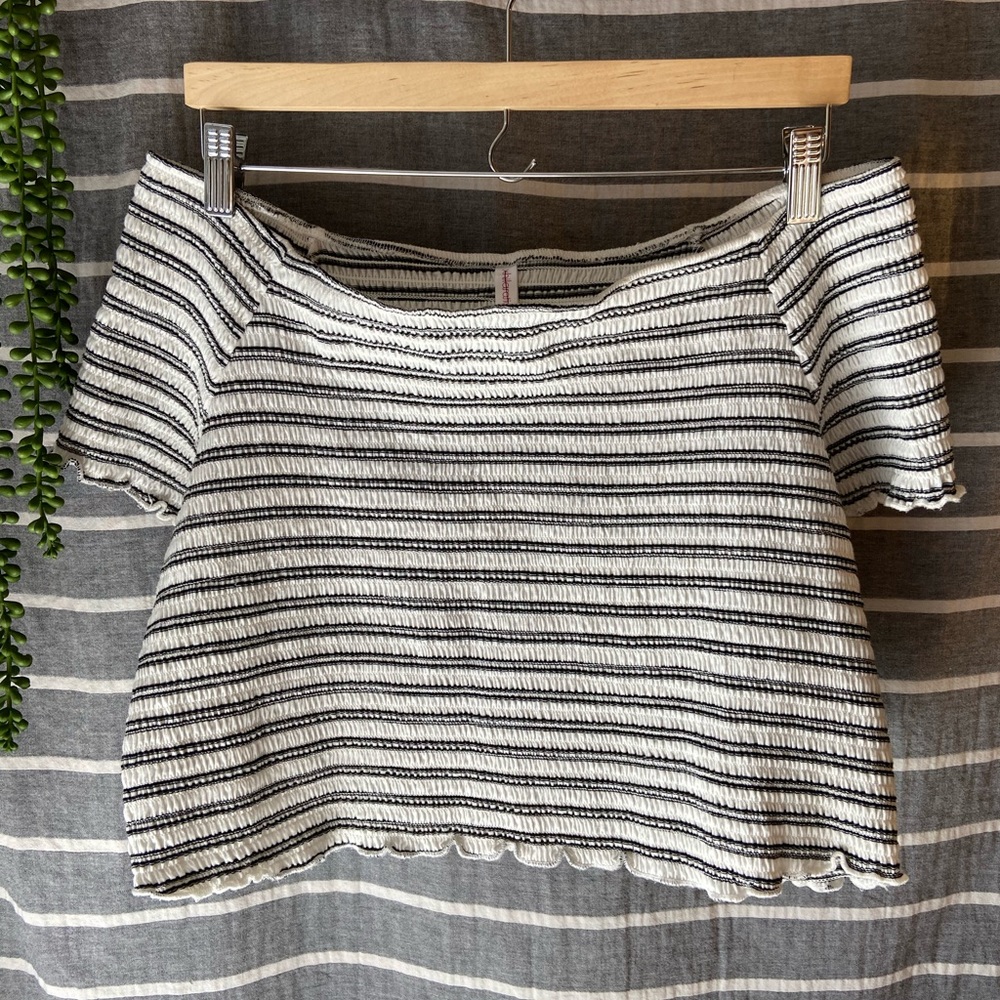 Xhilaration Crop Top